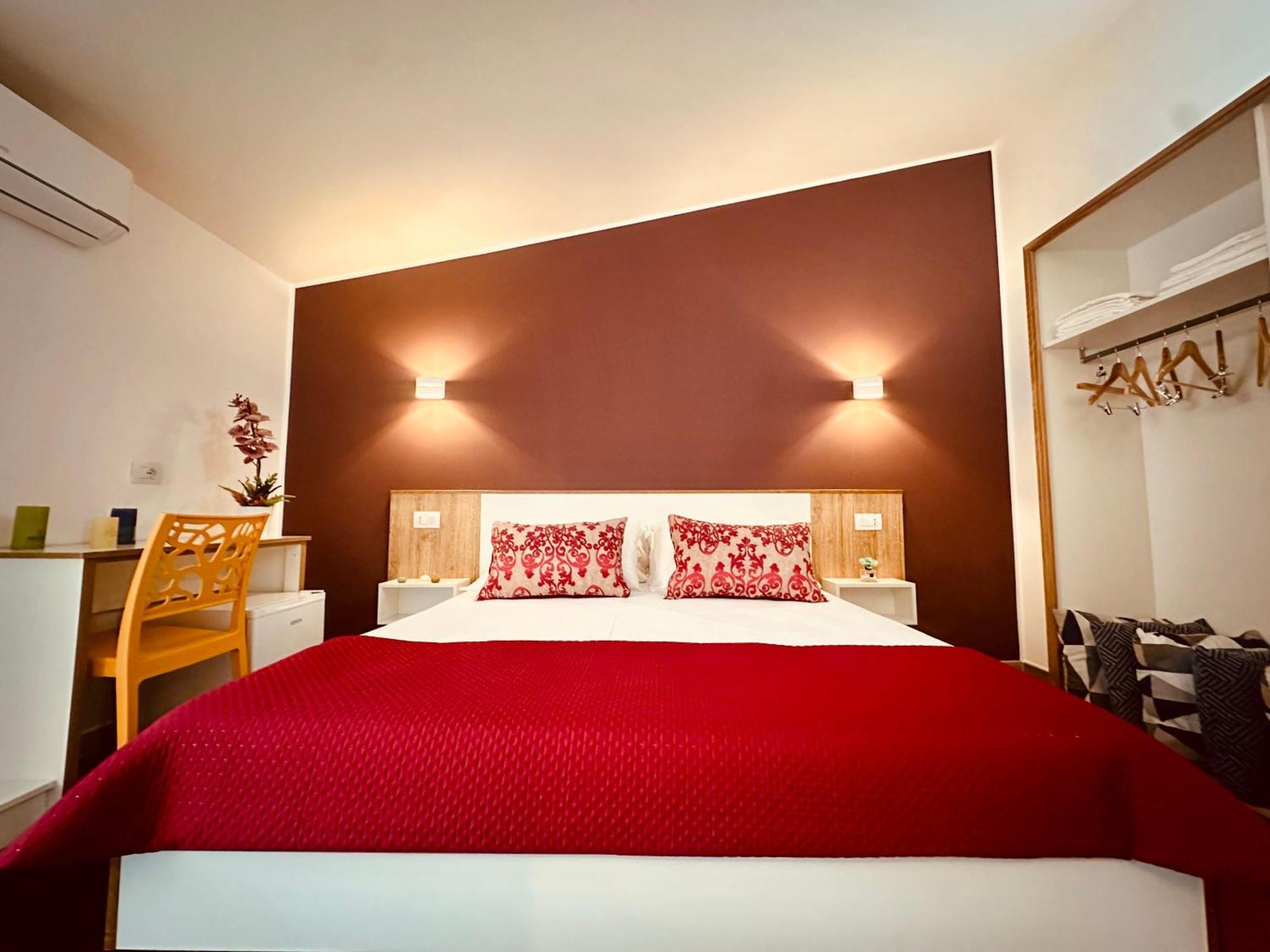 B&B The Sun - Family Rooms Тропея Экстерьер фото