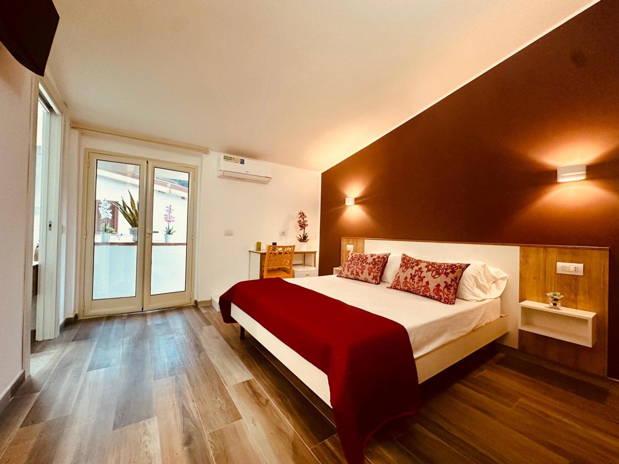 B&B The Sun - Family Rooms Тропея Экстерьер фото