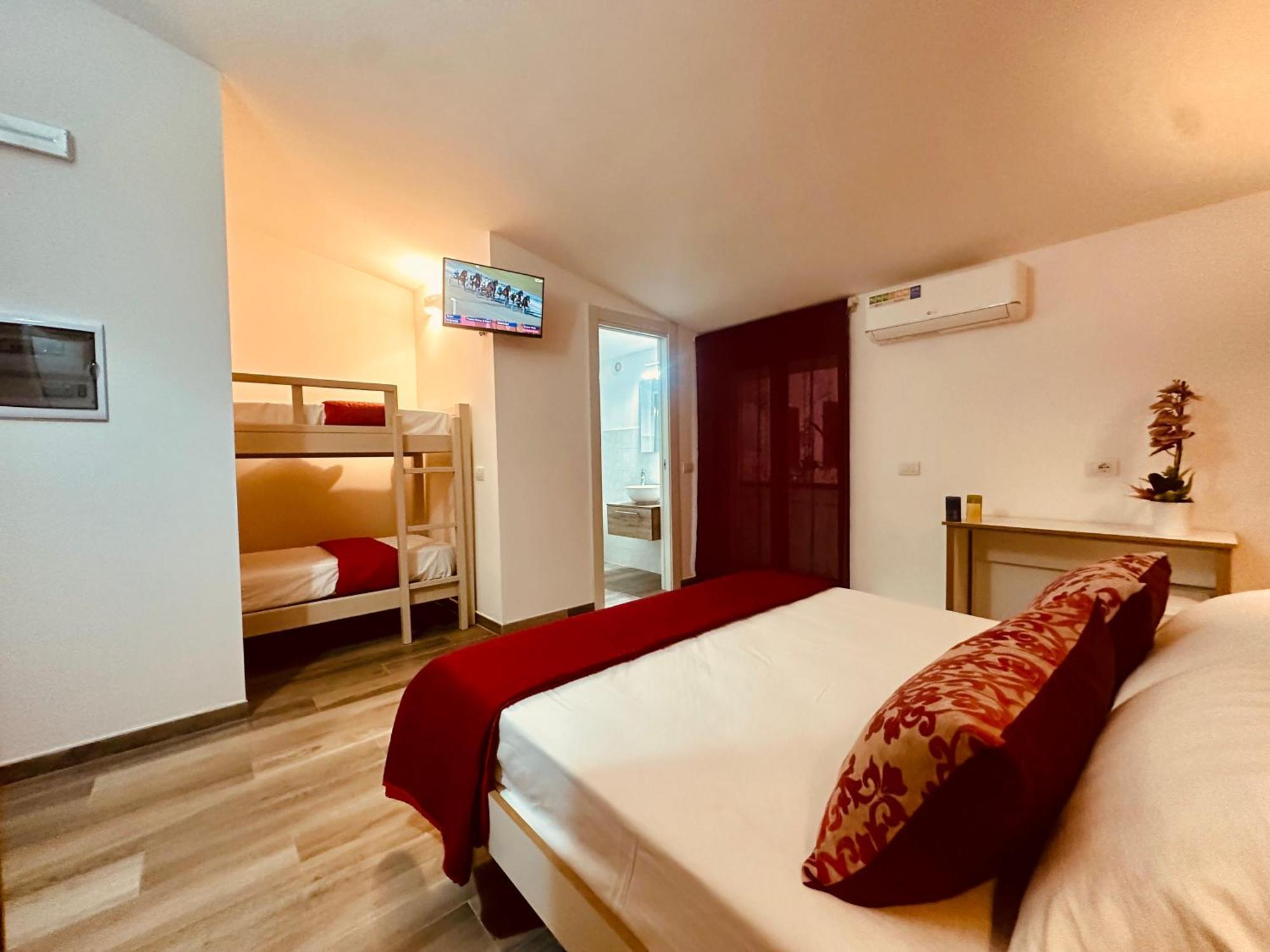 B&B The Sun - Family Rooms Тропея Экстерьер фото