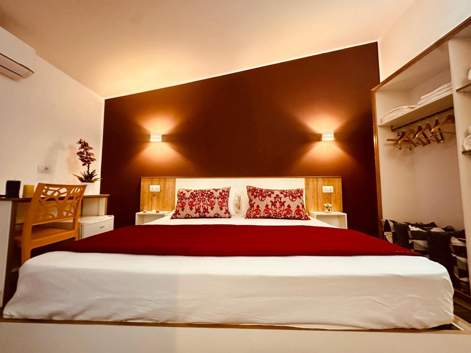 B&B The Sun - Family Rooms Тропея Экстерьер фото